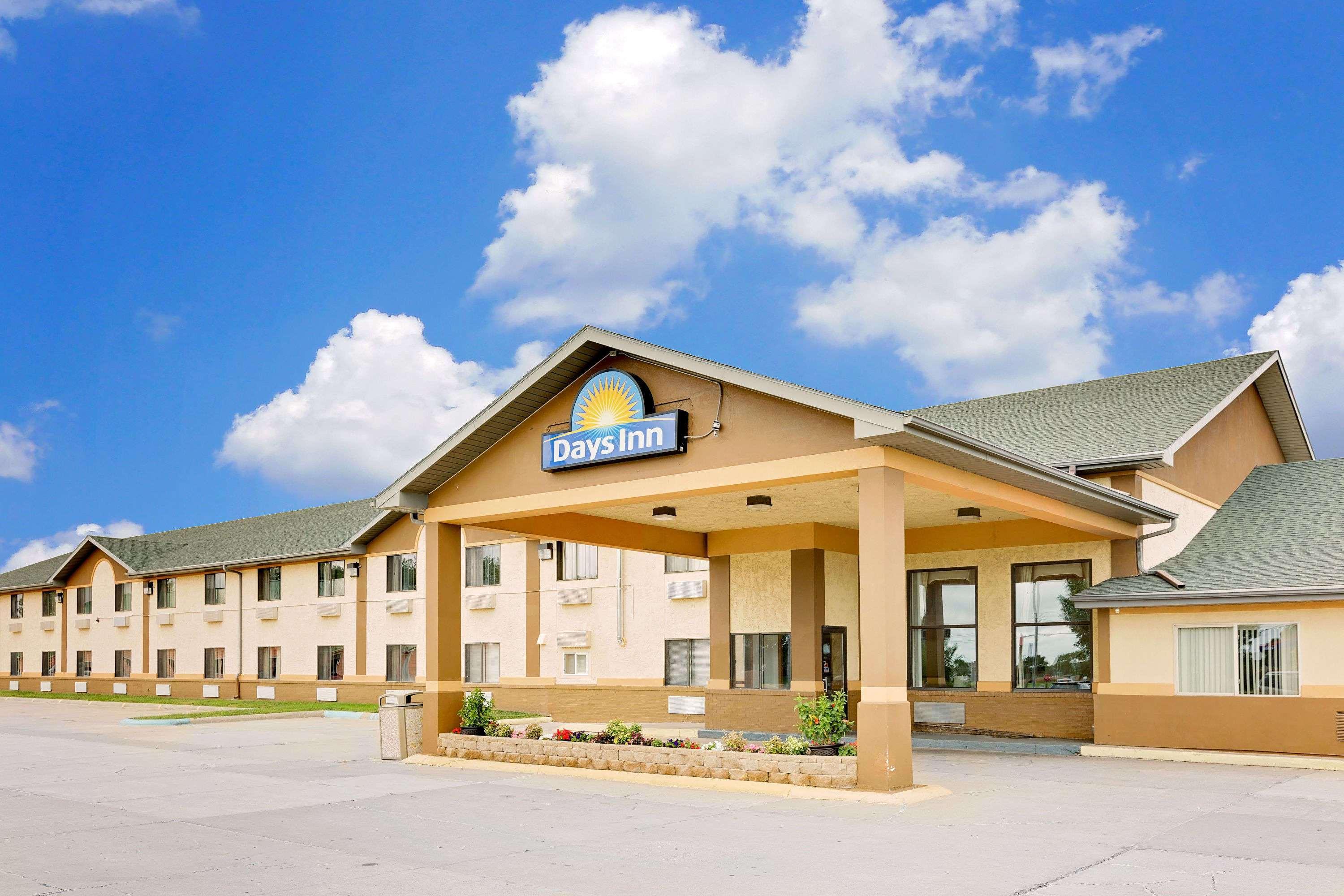 Days Inn By Wyndham North Sioux City Exterior photo